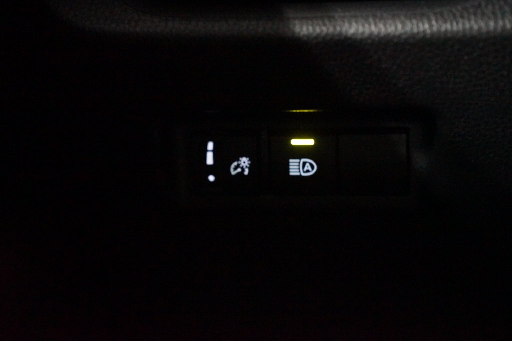 Certified 2025 Toyota RAV4 XLE FWD image 24