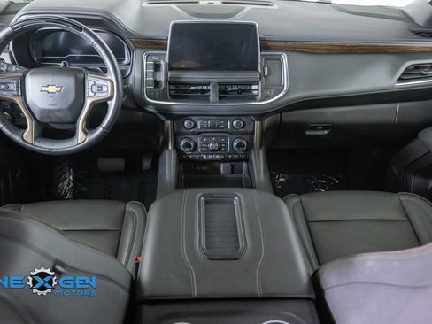 Used 2024 Chevrolet Suburban High Country w/ Advanced Technology Package AWD/4WD image 31