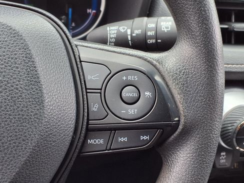 Used 2024 Toyota RAV4 XLE AWD/4WD image 17