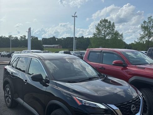 Used 2023 Nissan Rogue SV AWD/4WD image 5
