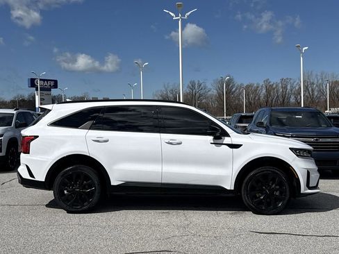 Used 2023 Kia Sorento SX image 9