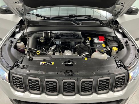 Used 2025 Jeep Compass Trailhawk AWD/4WD image 56