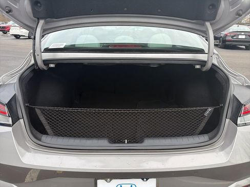 Used 2021 Hyundai Elantra Limited w/ Cargo Package image 21