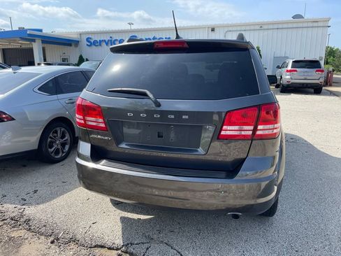 Used 2018 Dodge Journey SE FWD image 3
