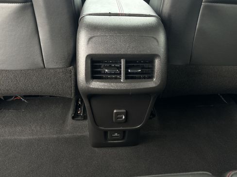 Used 2022 Chevrolet Equinox RS w/ Infotainment Package AWD/4WD image 24