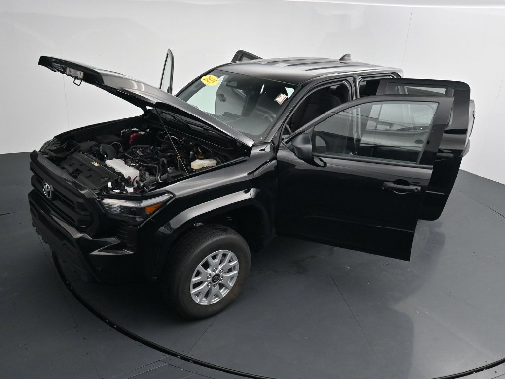 Used 2025 Toyota Tacoma SR AWD/4WD image 36