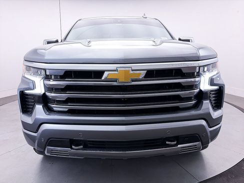 Used 2023 Chevrolet Silverado 1500 High Country w/ Technology Package AWD/4WD image 16