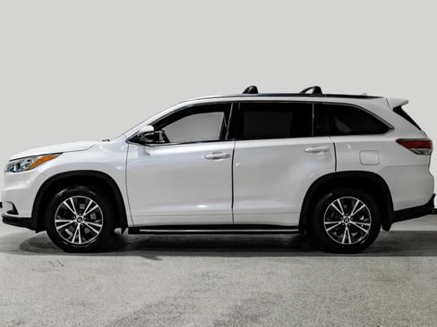 Used 2016 Toyota Highlander XLE FWD image 8