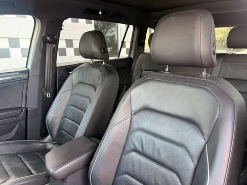 Used 2019 Volkswagen Tiguan SEL Premium R-Line AWD/4WD image 12