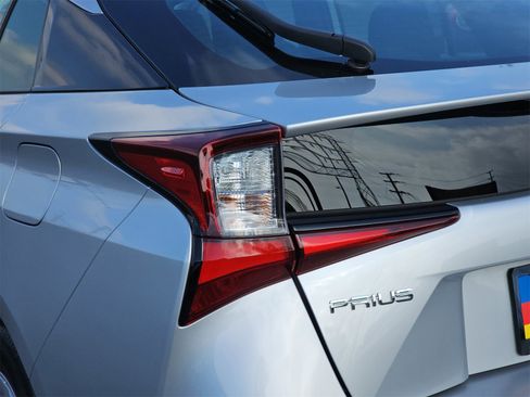 Used 2022 Toyota Prius L Eco image 35