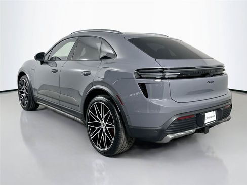 Certified 2025 Porsche Macan Turbo Electric AWD/4WD image 3