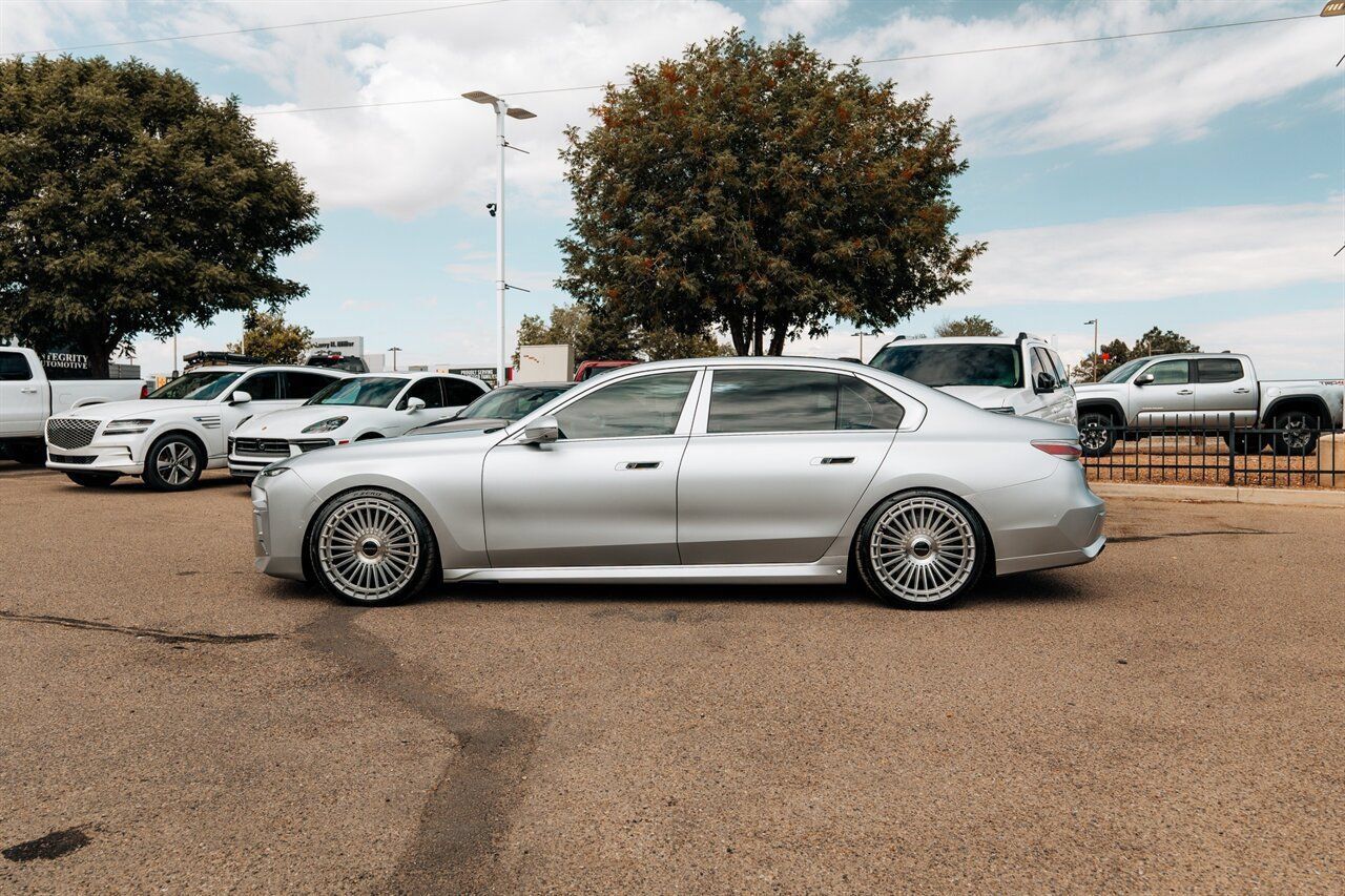 Used 2025 BMW 760i xDrive AWD/4WD image 4