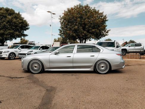 Used 2025 BMW 760i xDrive AWD/4WD image 4