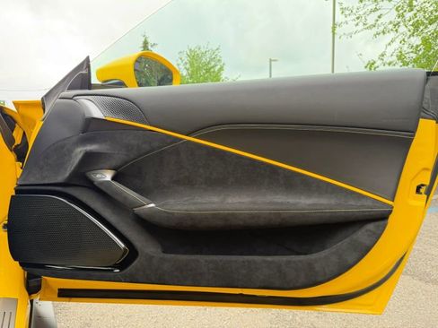 Used 2022 Ferrari Roma RWD image 22
