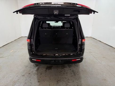 New 2026 Jeep Grand Wagoneer Limited AWD/4WD image 8