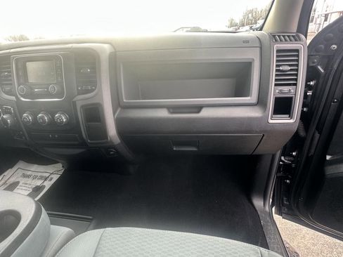 Used 2018 RAM 1500 Express w/ Express Value Package image 40