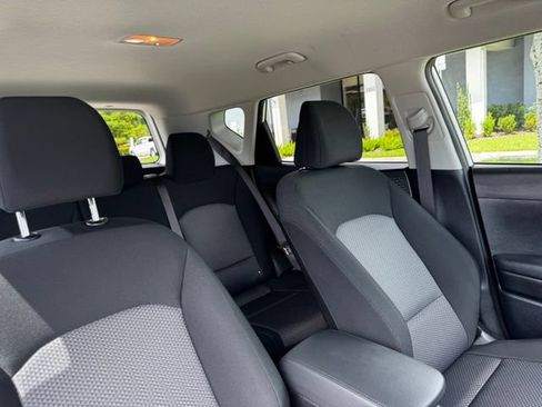 Used 2025 Kia Soul LX w/ LX Technology Package FWD image 12