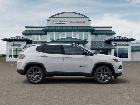 Used 2026 Jeep Compass Limited AWD/4WD image 21