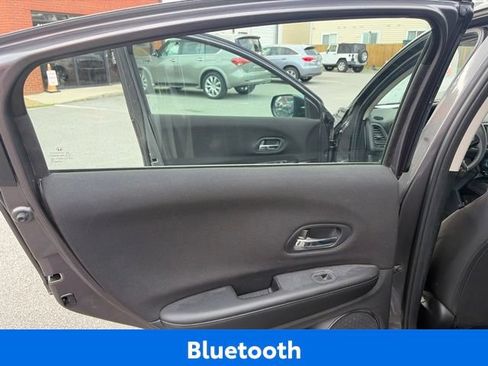 Used 2016 Honda HR-V LX image 9