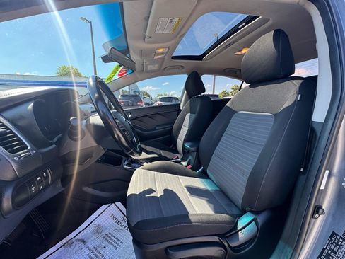 Used 2018 Kia Forte S w/ S Technology Plus Package FWD image 13