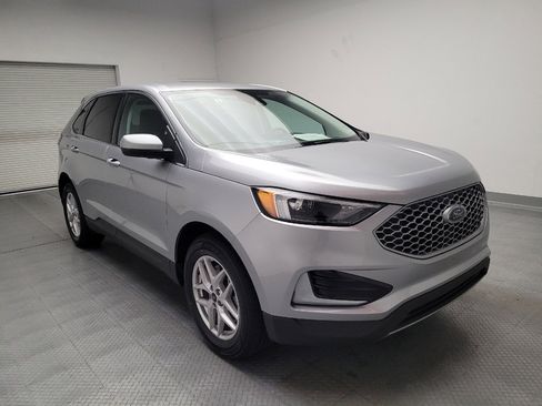 Used 2023 Ford Edge SEL image 13