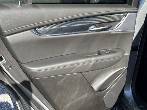 Certified 2024 Cadillac XT6 Sport w/ Technology Package image 12