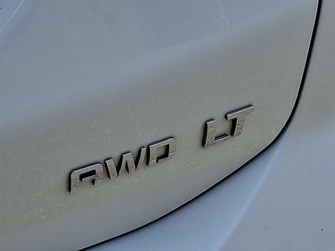 Used 2023 Chevrolet Equinox LT image 32