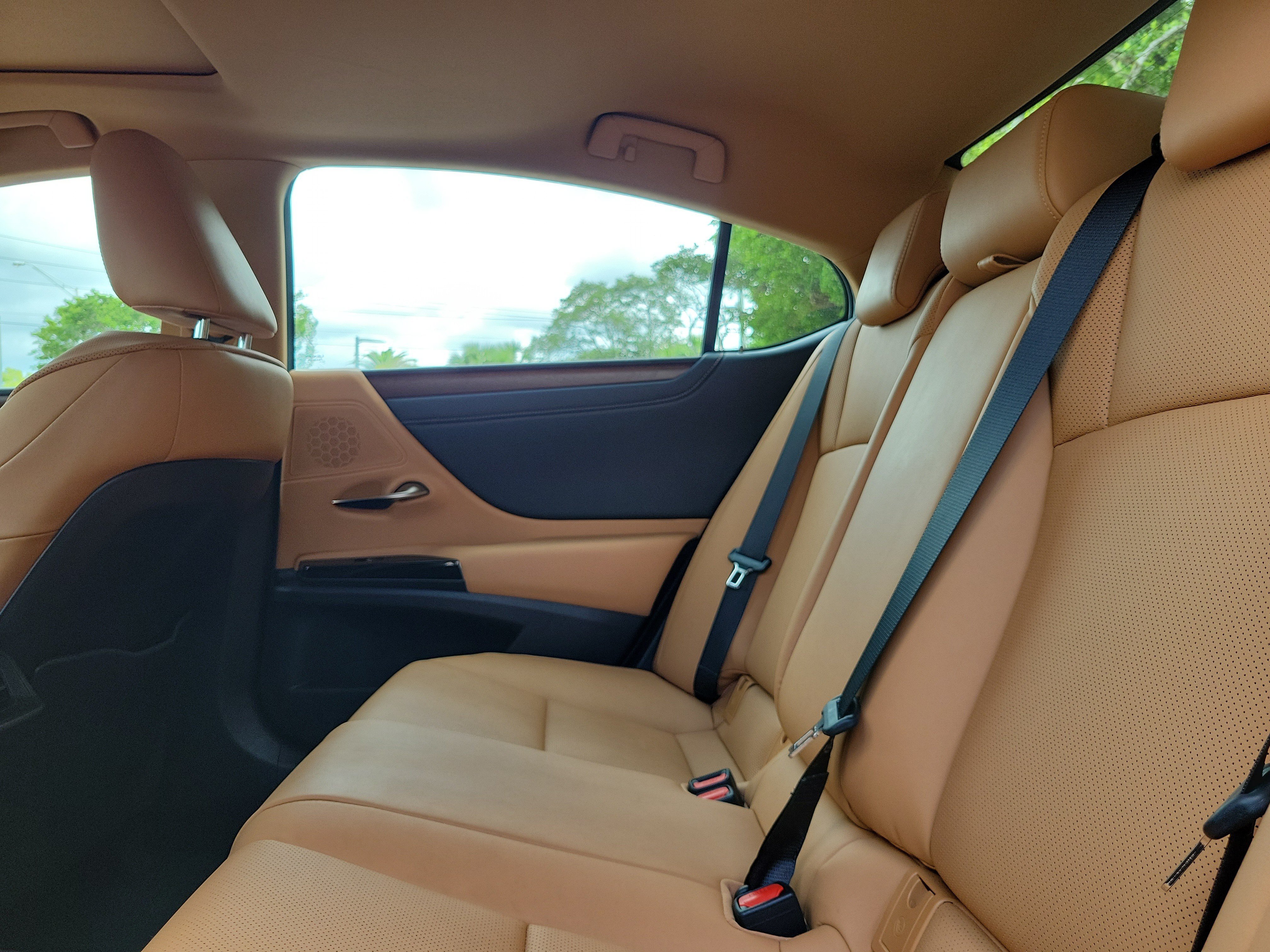 Certified 2024 Lexus ES 350 w/ Premium Package FWD image 12
