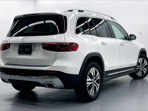 Used 2025 Mercedes-Benz GLB 250 image 4