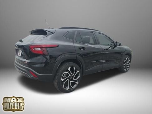 Used 2024 Chevrolet Trax RS w/ Sunroof Package FWD image 11