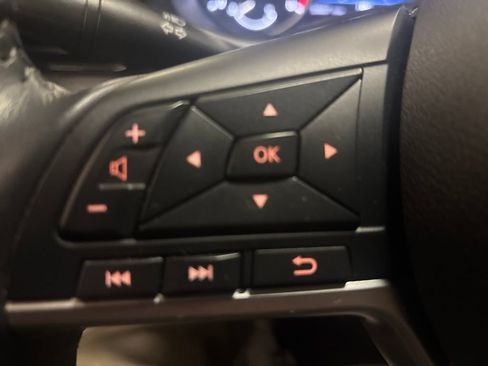 Used 2021 Nissan Sentra SV FWD image 16