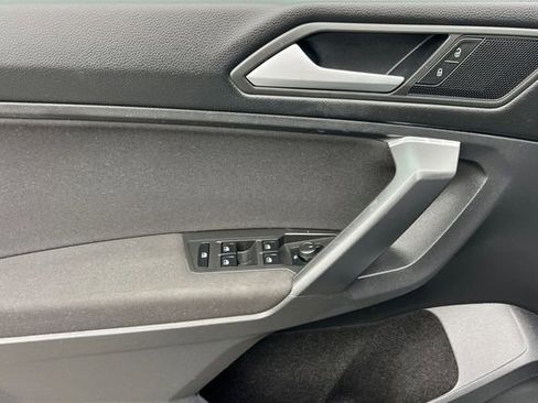 Used 2021 Volkswagen Tiguan S image 11