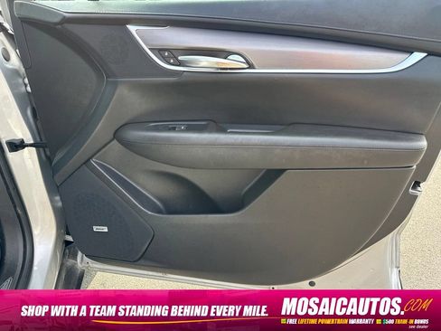 Used 2017 Cadillac XT5 Premium Luxury AWD/4WD image 9