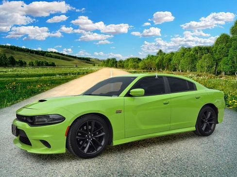 Used 2019 Dodge Charger Scat Pack RWD image 2