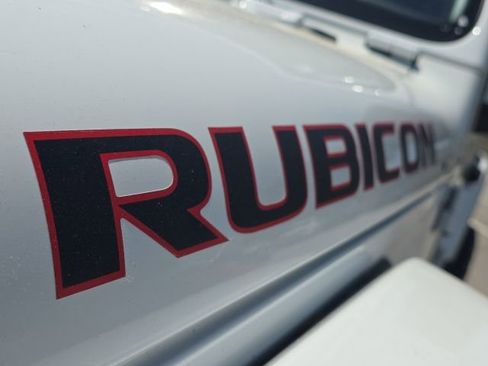 Used 2020 Jeep Gladiator Rubicon image 9