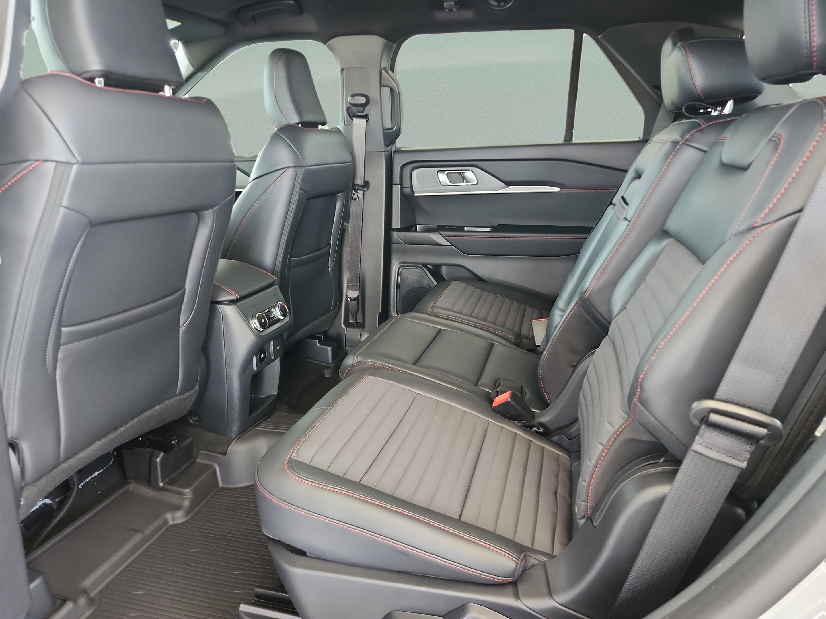 New 2027 Ford Explorer ST-Line RWD image 14
