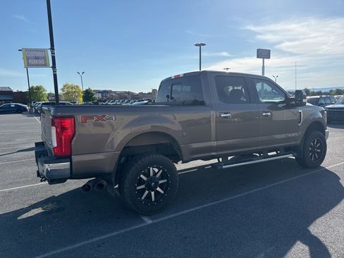 Used 2018 Ford F250 Lariat w/ Chrome Package AWD/4WD image 4