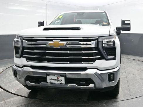Used 2024 Chevrolet Silverado 2500 LTZ image 2