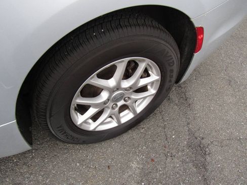 Used 2024 Chrysler Pacifica Touring-L FWD image 33