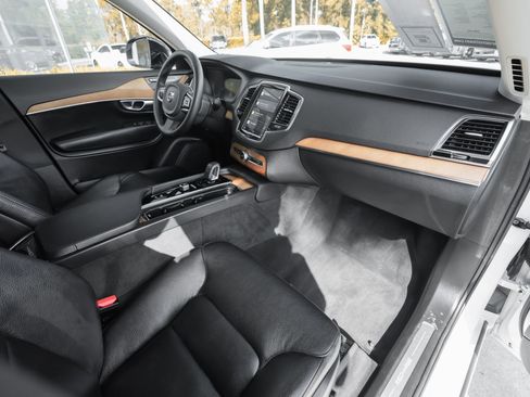 Used 2023 Volvo XC90 T8 Plus w/ Protection Package image 40