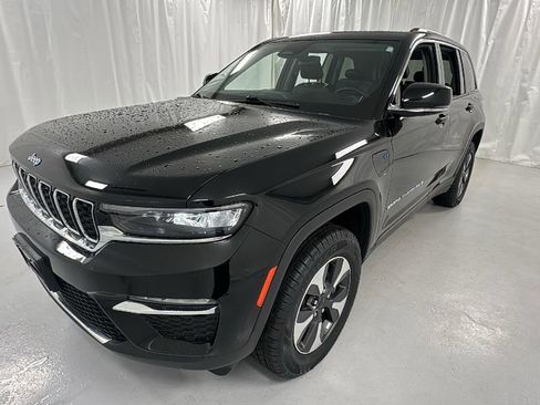 Used 2022 Jeep Grand Cherokee Limited 4xe image 7