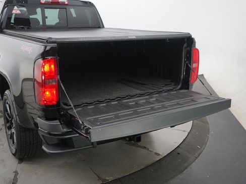 Used 2020 Chevrolet Colorado LT w/ Colorado RST Special Edition image 9