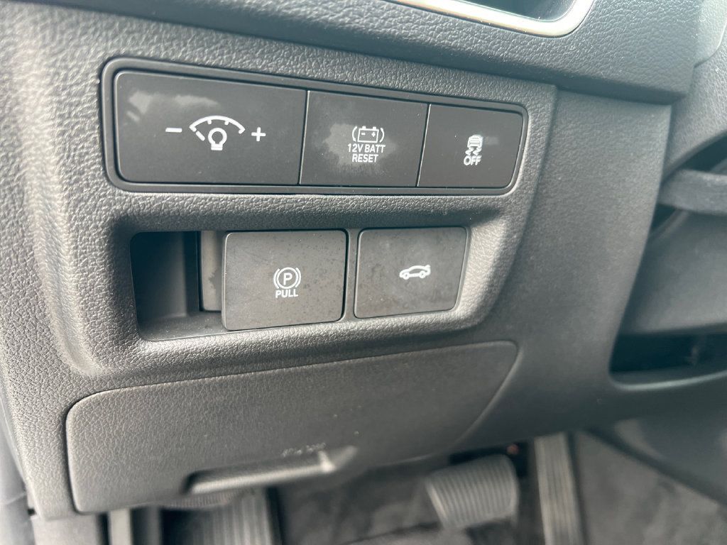 Used 2025 Hyundai Sonata SEL FWD image 33