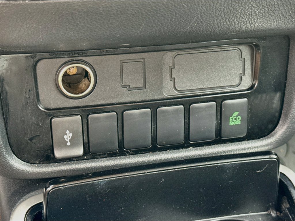 Used 2020 Mitsubishi Outlander ES FWD image 21