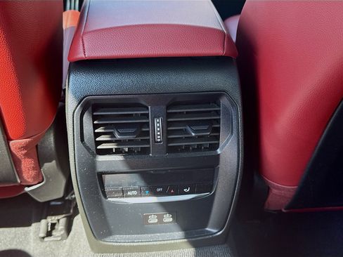 Used 2025 BMW M340i xDrive image 21