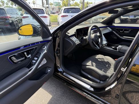 New 2025 Mercedes-Benz S 580 4MATIC Sedan image 11