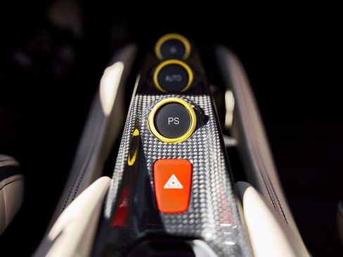 Used 2022 Ferrari F8 Tributo image 67