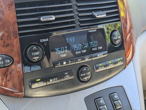 Used 2005 Toyota Sienna FWD image 19