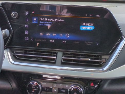 Certified 2025 Chevrolet Trax LT image 19