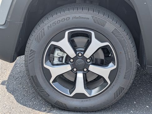 Used 2022 Jeep Renegade Trailhawk AWD/4WD image 15